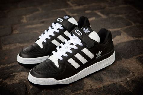 adidas forum low leather.